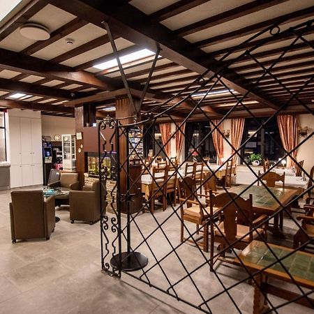 Poupehan Auberge Le Vieux Moulin מראה חיצוני תמונה